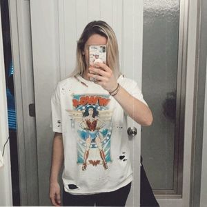 Oversized Wonder Woman distressed tee